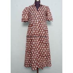 Robe longue bohème en coton lavable et écologique à imprimé floral, faite à la main, à manches courtes, pour femme, idéale pour l'été et la plage, coupe fluide et naturelle. - Product Image 2