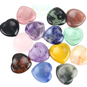 Pierres de cristal semi-précieuses polies en forme de cœur pour les créations sur le thème de l'amour pour la Saint-Valentin - Product Image 3