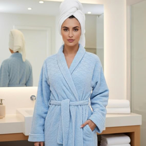 Bata de Baño de Felpa Azul Claro para Mujer, Manga Larga, Cuello en V, Largo hasta la Rodilla, Suave y Acogedora, con Cinturón y Bolsillos - Product Image 3