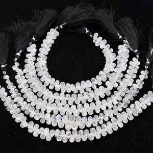 Cuentas de Piedra Lunar Arcoíris Blanca Natural Facetadas en Forma de Lágrima 5x7 MM, Cuentas de Piedra Lunar en Forma de Gota de 8 Pulgadas, Cuentas Facetadas de Arcoíris - Product Image 1
