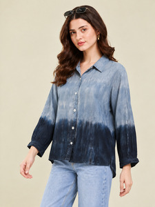เสื้อเชิ้ตผู้หญิงผ้าวิสโคสลายมัดย้อม แขนยาว ทรงหลวม สไตล์ลำลอง สำหรับฤดูใบไม้ผลิและฤดูร้อน สีน้ำเงินไล่เฉดลายป๊อปลิน - Product Image 1