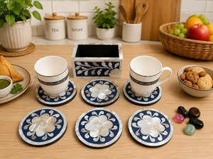 Posavasos Redondos de Nácar Multicolor Hechos a Mano con Incrustaciones de Perlas Naturales, Juego de Posavasos y Alfombrillas Contemporáneos de Falak World Exports - Product Image 4