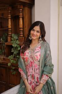 Nouvelle robe traditionnelle indienne pakistanaise en soie, style Anarkali, pour femmes, prix de gros, robe Bollywood - Product Image 2