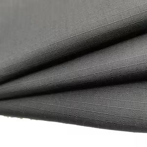 Tela de Alta Calidad Personalizada, Tejido Sólido, 65% Poliéster, 35% Algodón, Resistente, Transpirable, Ripstop, para Bolsas y Camisas de Niñas - Product Image 1