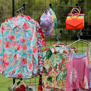 HUHOLE Paquete de 10 Ganchos Negros para Panel de Rejilla, Tipo Cascada, con 6 Bolas, Removibles, de Plástico, para Montaje en Pared - Product Image 2