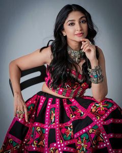 Conjunto de Lehenga Choli Negro de Diseñador para Navratri, Muselina Pesada de Algodón, Trabajo de Espejos Auténticos, Estampado Digital, Lehenga para Festivales Garba Dandiya - Product Image 2
