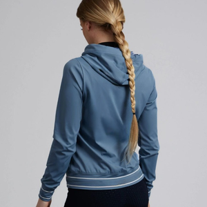Veste polaire et sweat à capuche pour l'équitation, avec une coupe confortable et un tissu chaud, idéales pour les séances d'entraînement et les aventures en pleine nature. - Product Image 6
