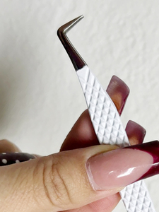 New Arrival Professional Pointed Tweezers Badge Color Sustainable Stainless Steel <b>Mink</b> <b>Eyelash</b> <b>Extensions</b> Tweezers - Product Image 3