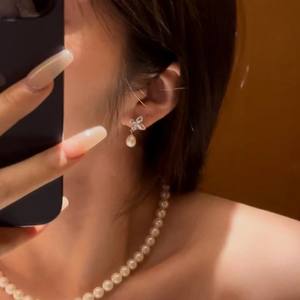 Boucles d'oreilles en pierre Hao incrustée de trèfle à quatre feuilles et de grosses perles de riz, design papillon, bijoux naturels - Product Image 4