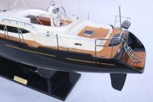 Modèle de Yacht à Voile Britannique en Bois Fait Main OYSTER 54 pour la Décoration de la Maison, Cadeau d'Affaires et Collection - Product Image 4