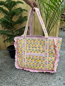 Sac fourre-tout bohème matelassé en coton à motif floral avec volants, fermeture ouverte, deux poignées, pour le shopping, sac à bandoulière pour femme - Product Image 2