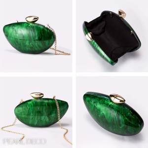 Bolso de mano de resina verde esmeralda: Elegante bolso de noche con efecto marmoleado - Product Image 6