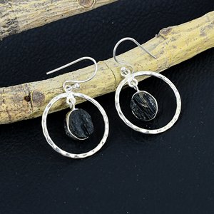 Pendientes de Aro Ovalados de Plata de Ley 925 con Turmalina Negra Natural en Bruto para Mujeres y Niñas, Joyería Bohemia Hecha a Mano - Product Image 4