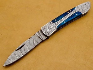Cuchillo de bolsillo plegable de acero de Damasco hecho a mano de alta calidad, mango de madera azul, hoja con punta de gota y marco plateado grabado, BA Enterprises - Product Image 2