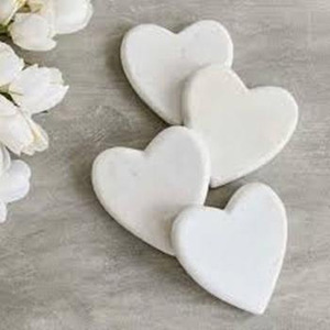 Ensemble de sous-verres en marbre naturel en forme de cœur – Sous-verres de luxe en pierre pour le thé et le café, pour la maison et les cadeaux de mariage, vente en gros - Product Image 1