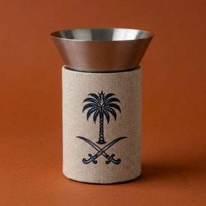 Brûle-encens Emblem, support en argent brossé sur cylindre en lin, avec un élégant motif indigo de palmiers et d'épées - Product Image 1
