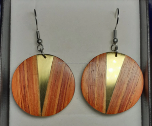 Boucles d'oreilles rondes incrustées de bois d'acacia et de laiton à la mode, parfaites pour les mariages, les fêtes, les cadeaux, les anniversaires et les fiançailles - Product Image 1