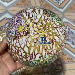 ชามมะพร้าวแบบสั่งซื้อจำนวนมาก ลายเคลือบสีรุ้ง ลายเปลือกไข่ ลายเส้นสีทอง ผิวสัมผัสแบบมีเท็กซ์เจอร์ ชามตกแต่งสำหรับรีสอร์ท - Product Image 1