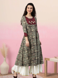 Kurta Anarkali en coton marron imprimé Kalamkari pour femme, col rond, manches trois-quarts, tenue ethnique festive mondiale artisanale - Product Image 3