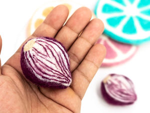 Wool Felt Onion Handmade Felt Vegetable Toy <b>Nursery</b> Playroom Decor <b>Woodland</b> Pretend Play Food Craft Wholesale Bulk - Product Image 2