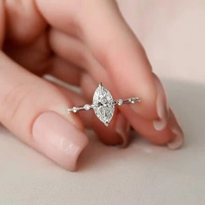 แหวนเพชรโมอิสซาไนต์ทรงมาร์คีส์ 2.9 กะรัต ทองคำขาว 14K แหวนหมั้นสไตล์อาร์ตเดโค ประดับเพชรแบบลอยตัว ของขวัญสุดพิเศษสำหรับผู้หญิง - Product Image 4