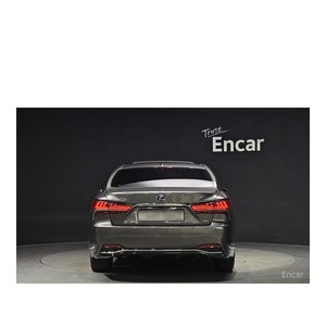 Lexus LS 3.5 Platinum AWD avec boîte de vitesses automatique, sièges en cuir, caméra arrière, modèle mai 2020, 74 685 km - Product Image 4