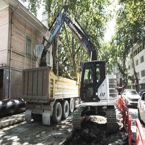 Excavatrices HYDROMEK avec godet de 0,21 m, moteur, pompe et boîte de vitesses pour une efficacité élevée dans l'exploitation minière et la construction routière - Product Image 3