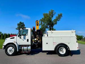 Camion tracteur poids lourd 6x4 diesel pour le transport routier et le transport de conteneurs commerciaux - Product Image 5