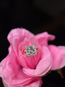 Bague en or blanc élégante de qualité supérieure avec diamants certifiés IGI, diamants taille radiant en rhodium, pour usage quotidien, cadeau de mariage de luxe, spécial - Product Image 3