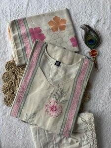LAMOUNT Kurta de Seda Blanca con Pantalones y Dupatta, Diseño Tradicional Indio de Alta Calidad para Fiestas, Hecho a Mano, Venta al por Mayor para Mujeres - Product Image 5