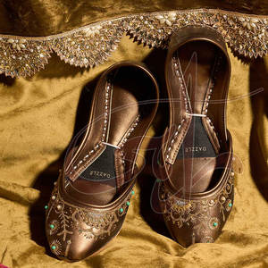 Venta en Línea: Khussas Resistentes para Mujer, a la Moda, Antideslizantes, con Estampado Personalizable, Suela de Cuero, Suministro Directo de Fábrica, Precio Bajo - Product Image 3