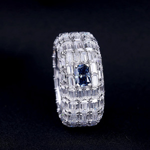 แหวนแต่งงานผู้ชายผู้หญิงทรงเรขาคณิตประดับมรกตสีน้ำเงินและไพลินเจียระไนแบบเรเดียนท์ ชุบโรเดียม เงินแท้ สไตล์ฮิปฮอป - Product Image 1