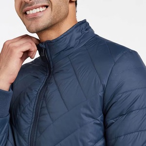 Veste matelassée pour homme avec fermeture éclair intégrale, rembourrage thermique doux et tissu résistant pour les voyages par temps froid - Product Image 4