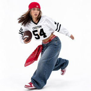 Camiseta de fútbol americano oversize personalizada para mujer, blanca, estilo urbano, manga larga, con estampado de número en malla, ajuste holgado, para equipo, al por mayor - Product Image 3