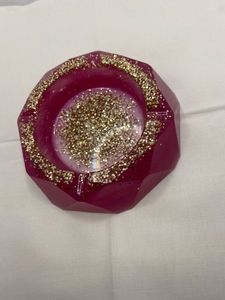 Premium Resin Ashtray With Elegant Transparent Finish For Contemporary Bar Lounge Decoration Accessories - Product Image 4