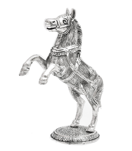 Figurine de cheval sauteur en aluminium plaqué argent avec un design de cheval détaillé pour table, salon, bureau, étagère, bureau - Product Image 1