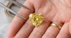 Diamante Cultivado en Laboratorio CVD con Certificación IGI, Corte Corazón 3CT, Color Amarillo Fantasía, Claridad SI1, 3EX, Proveedor Mayorista de Diamantes B2B para Compradores Globales - Product Image 2