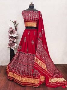 Ensemble traditionnel de Chaniya Choli en soie modale pure de qualité supérieure avec dupatta brodée de miroirs, idéal pour le festival Navratri - Product Image 5