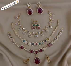 Ensemble de colliers de qualité supérieure, style minimaliste, offre combo idéale pour le bureau et les soirées. - Product Image 5
