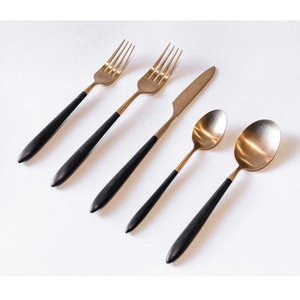 Ensemble de couverts élégants en acier inoxydable noir fini, couteau, fourchette, cuillère, design minimaliste, passe au lave-vaisselle, vaisselle de table - Product Image 5