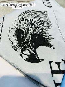 T-shirt noir pour hommes, confortable et décontracté, avec motif unique, manches courtes, col roulé, sérigraphie en soie - Product Image 2