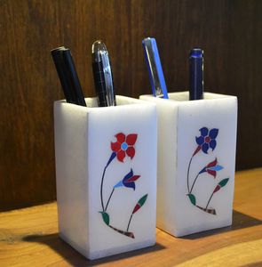 Porte-stylos et porte-crayons rectangulaire fait main en marbre blanc avec motif floral incrusté, pour organiser le bureau, lot de deux - Product Image 1