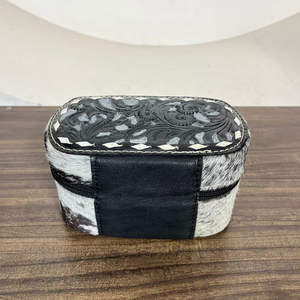 Latest 2026 Luxury Handmade Genuine Cowhide Leather Jewelry Box Western <b>Tooled</b> Pattern Travel Storage Box Perfect for Women's - Product Image 5