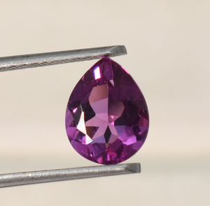 Granate de rodolita de laboratorio en piedra preciosa facetada de pera suelta rosa para joyería 5X3mm a 9X6mm Tamaños calibrados - Product Image 6