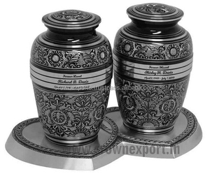 Urna Funeraria para Cenizas Humanas, Diseño Clásico en Metal Negro y Plateado, para Parejas, Modelo Truck & Heart - Product Image 3