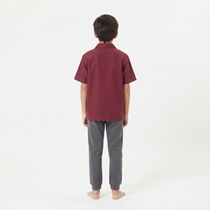 เสื้อเชิ้ตแขนสั้นสีเบอร์กันดี ฮอกอาย ผ้าฝ้าย 100% ระบายอากาศได้ดี ทรงปกติ ใส่ได้ทั้งชายและหญิง เหมาะสำหรับใส่พักผ่อนในฤดูร้อน - Product Image 3