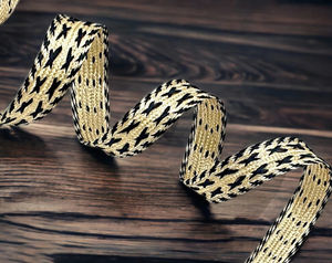 Cinta Trenzada Dorada de 20mm, Hilo Metálico Negro, Adorno de Bordado de Seda, Encaje Sfifa de Pakistán, Estilo Étnico Vintage, Sunjotra Industries - Product Image 3