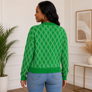 HMR Sisterhood Sorority Cardigan en acrylique vert à motif géométrique tricoté, col en V, manches longues, fermeture boutonnée, décontracté - Product Image 4