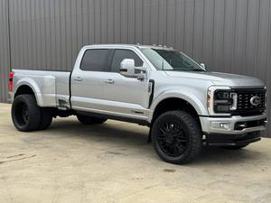 Ford F450 Limited 4x4 d'occasion 2024 - Product Image 2