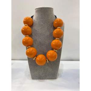 Collier artisanal en résine et perles de bois pour une élégance intemporelle – Fournitures de perlage haut de gamme - Product Image 5